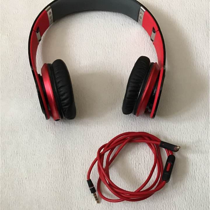 ヘッドホン beats