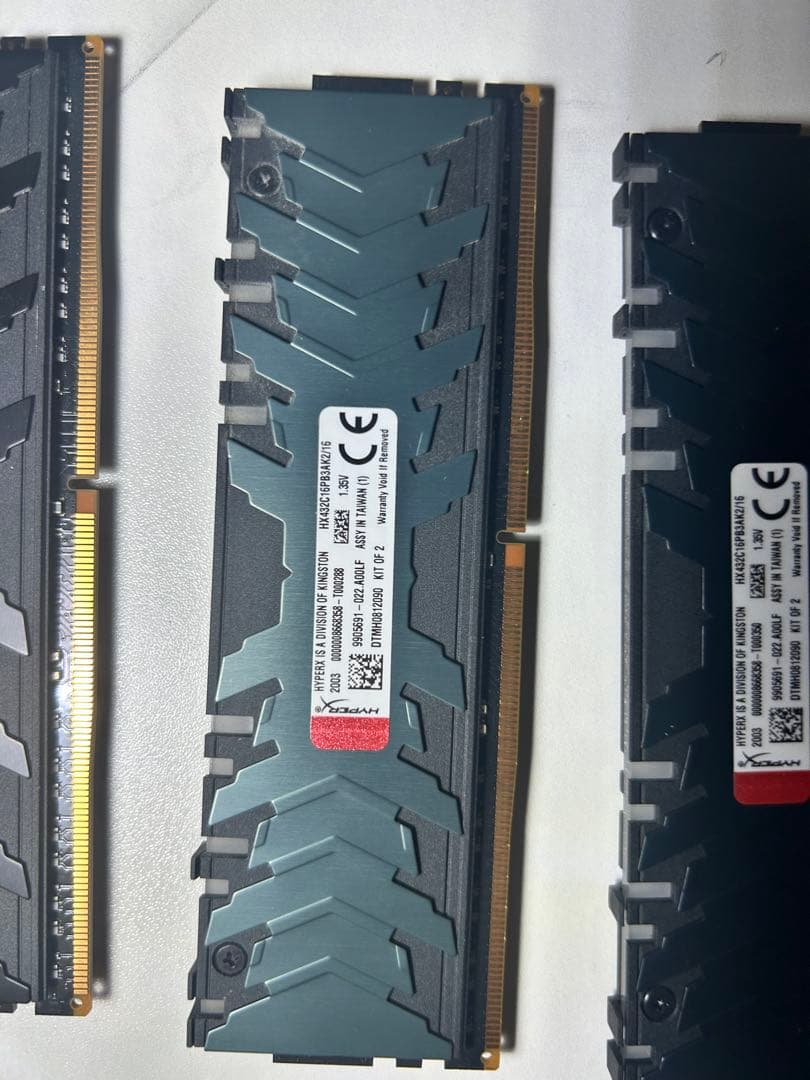 美品/4枚セット HyperX Predator DDR4-3200 32GB