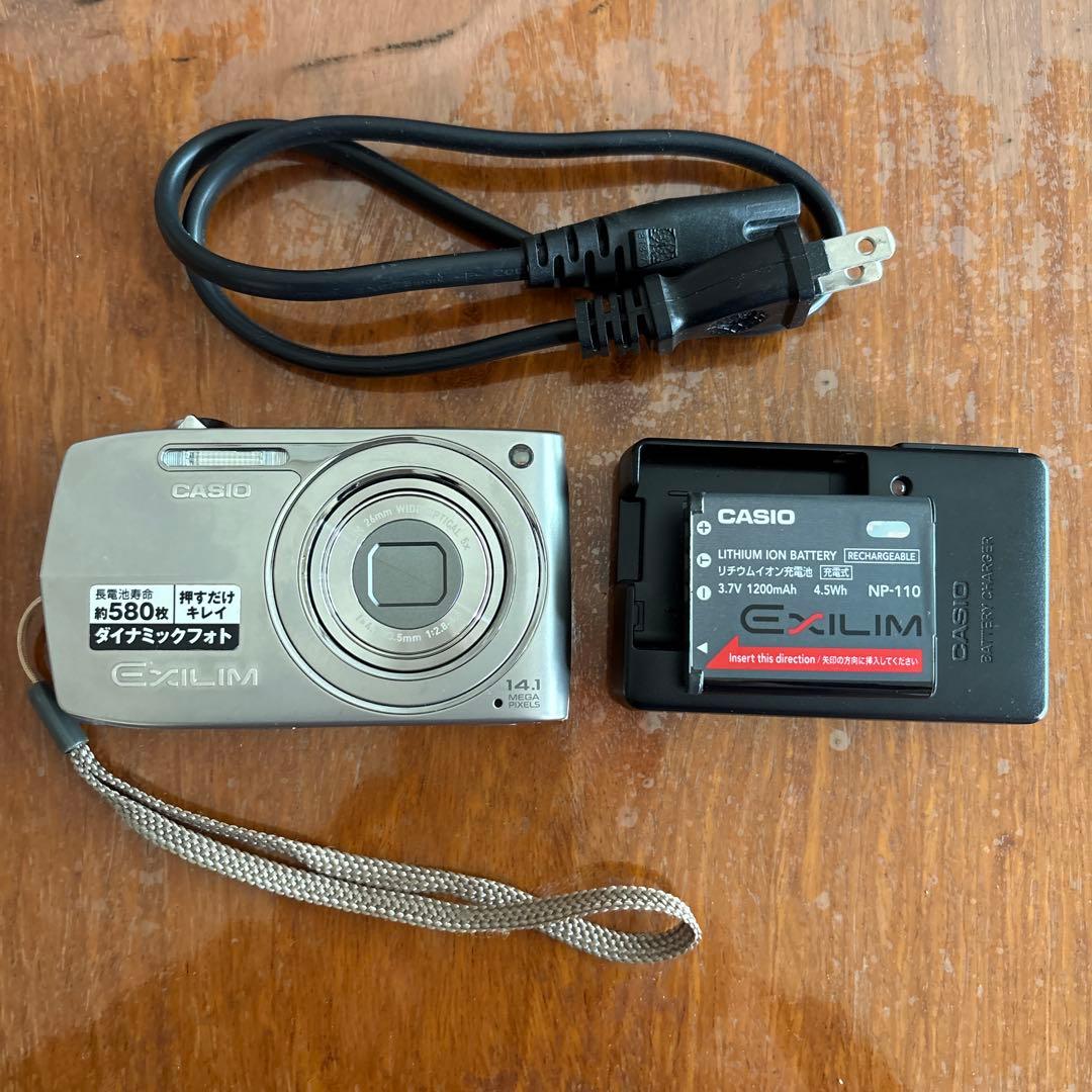 美品　CASIO EXILIM EX-Z2000 バッテリー付