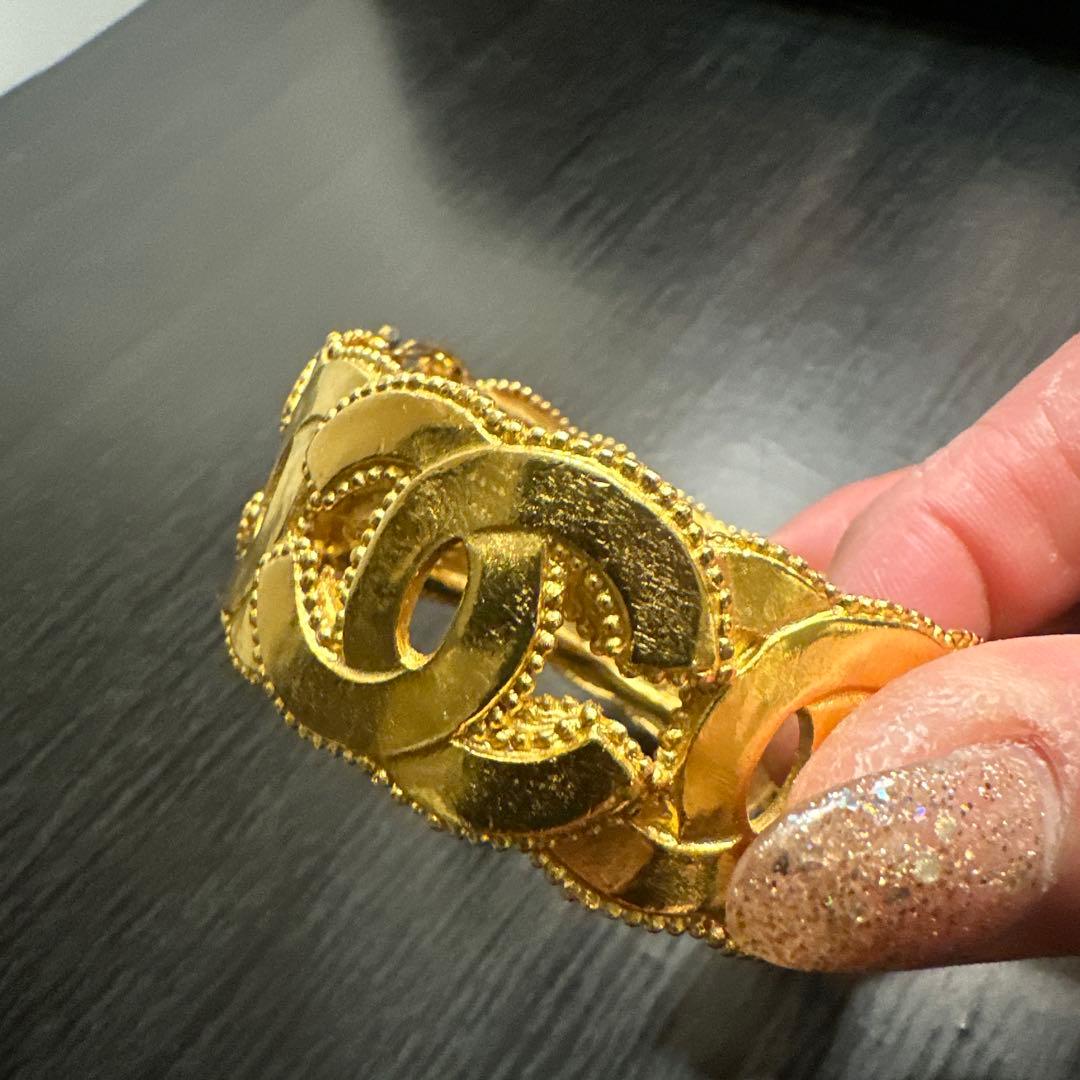 CHANEL金色 透かし彫り チェーンリンク ブレスレット留め金がつぶれてる