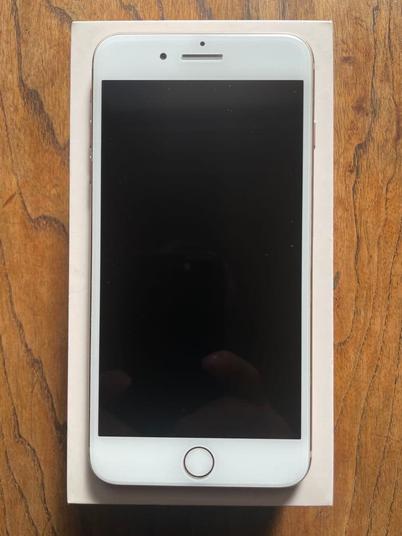 iPhone 8 Plus ゴールド 本体及び箱　ジャンク