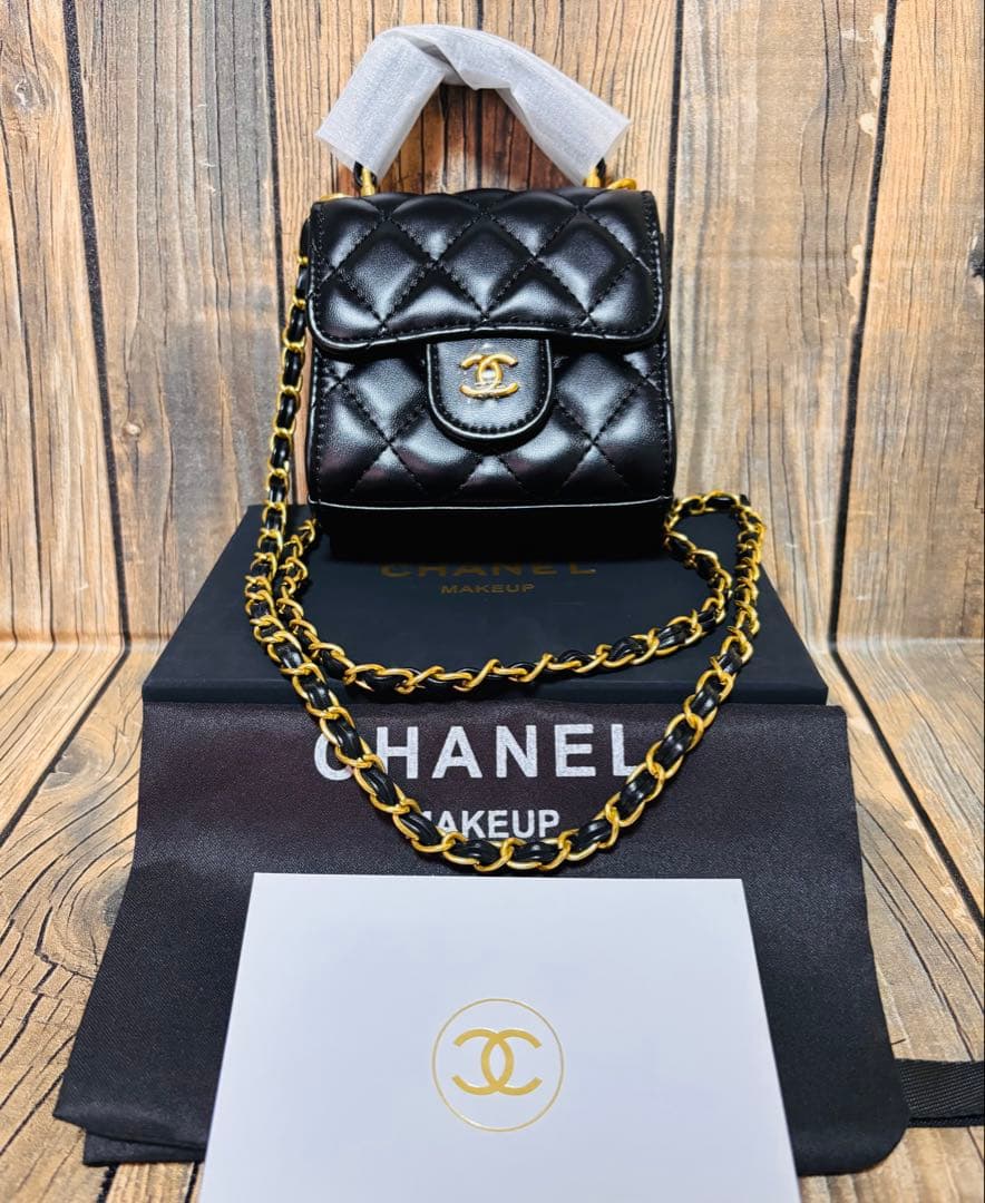 CHANELブラックキルティングショルダーバッグ ノベルティ