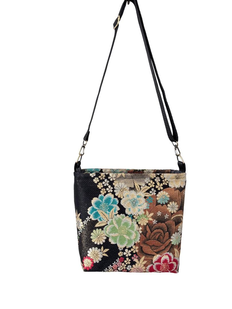 帯リメイクバッグ　金糸に咲く大輪の薔薇と青の花々 ショルダーバッグ和モダン