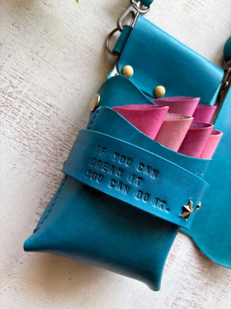 手染めターコイズの蓋付きコンパクトシザーケース