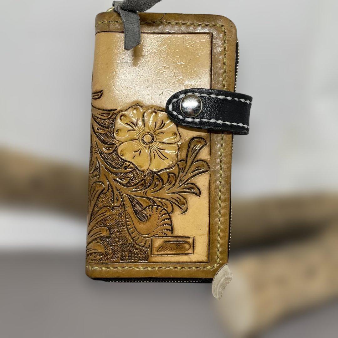 手縫い　レザー長財布　カービング