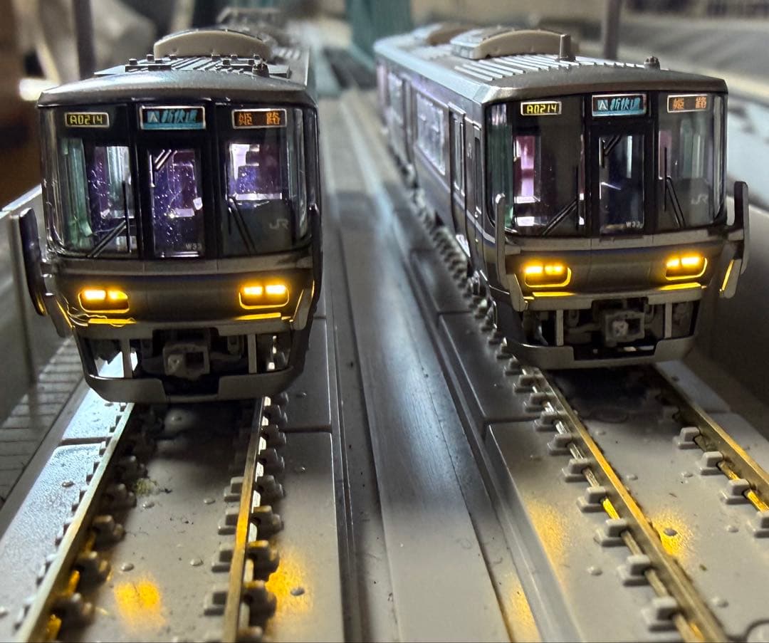 全車純正室内灯付き！　KATO 10-1899 223系　2000番台　新快速