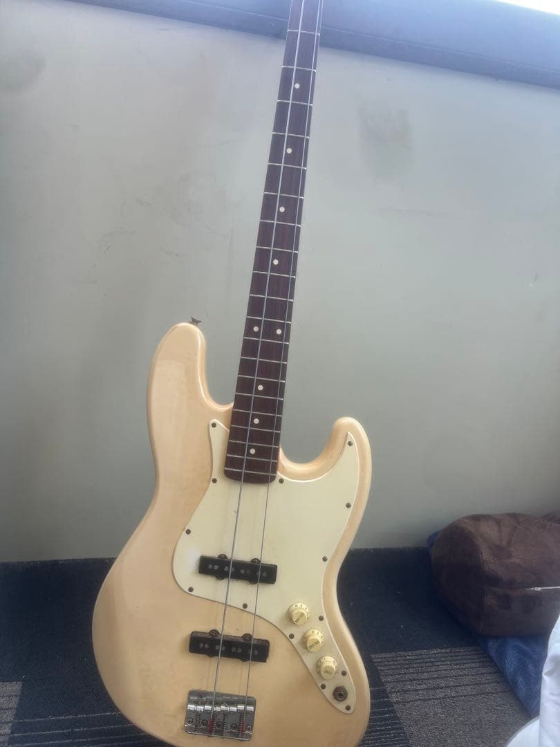 １４０８.Fender Jazz Bass アイボリー ベース