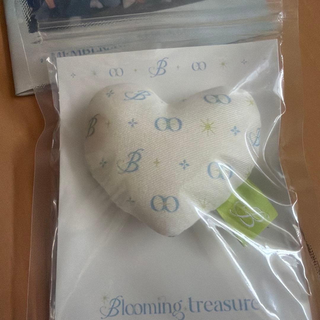 treasure ペンライト　非売品　スローガン　funny 特典　ソウルコン