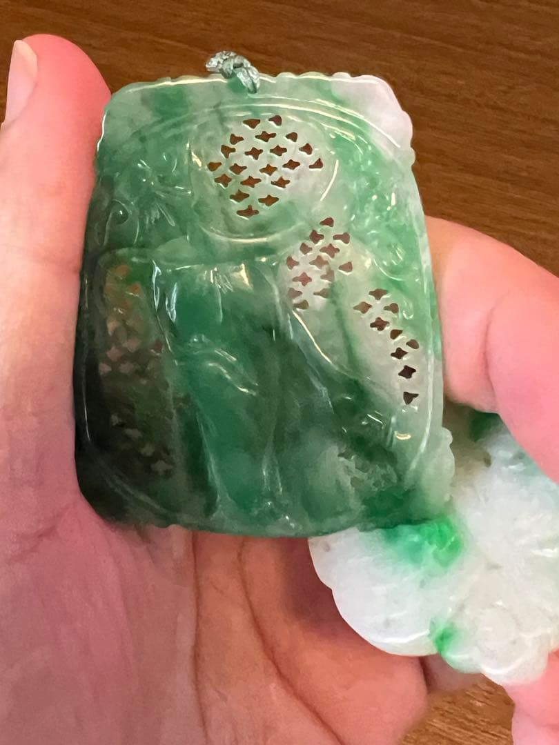 翡翠　アンティーク　骨董　ペンダント