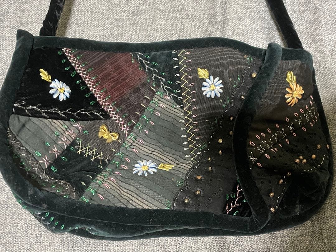 パッチワーク刺繍ショルダーバッグ