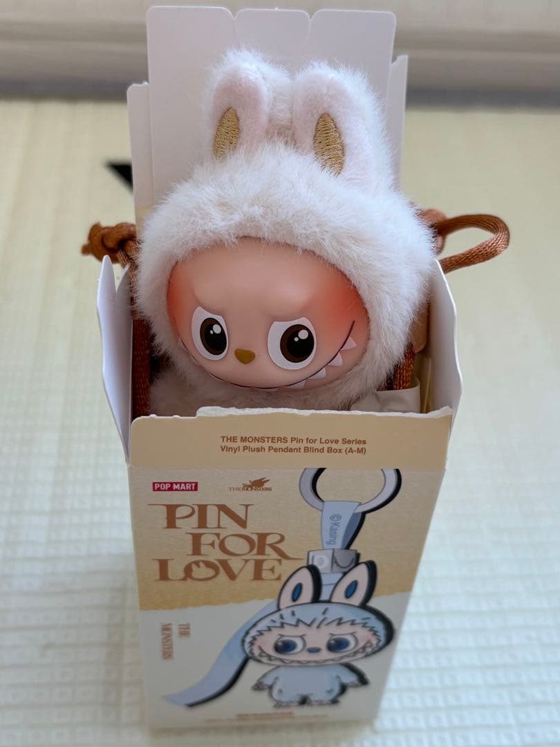 正規品　【A】ラブブ Labubu アルファベットぬいぐるみペンダント