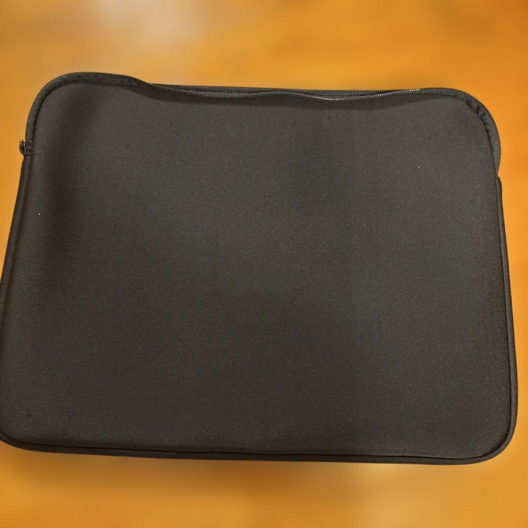 TUMI ブラック　PCクッションケース