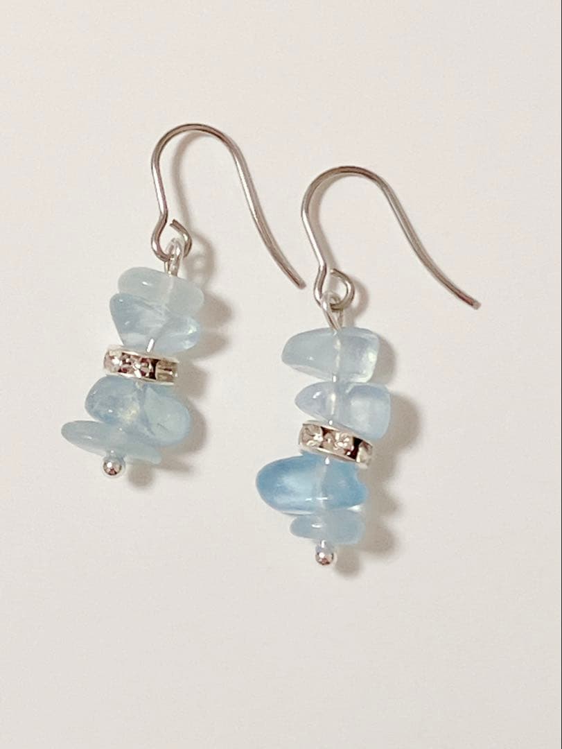 No.222 アクアマリンの揺れるピアス(シルバー)