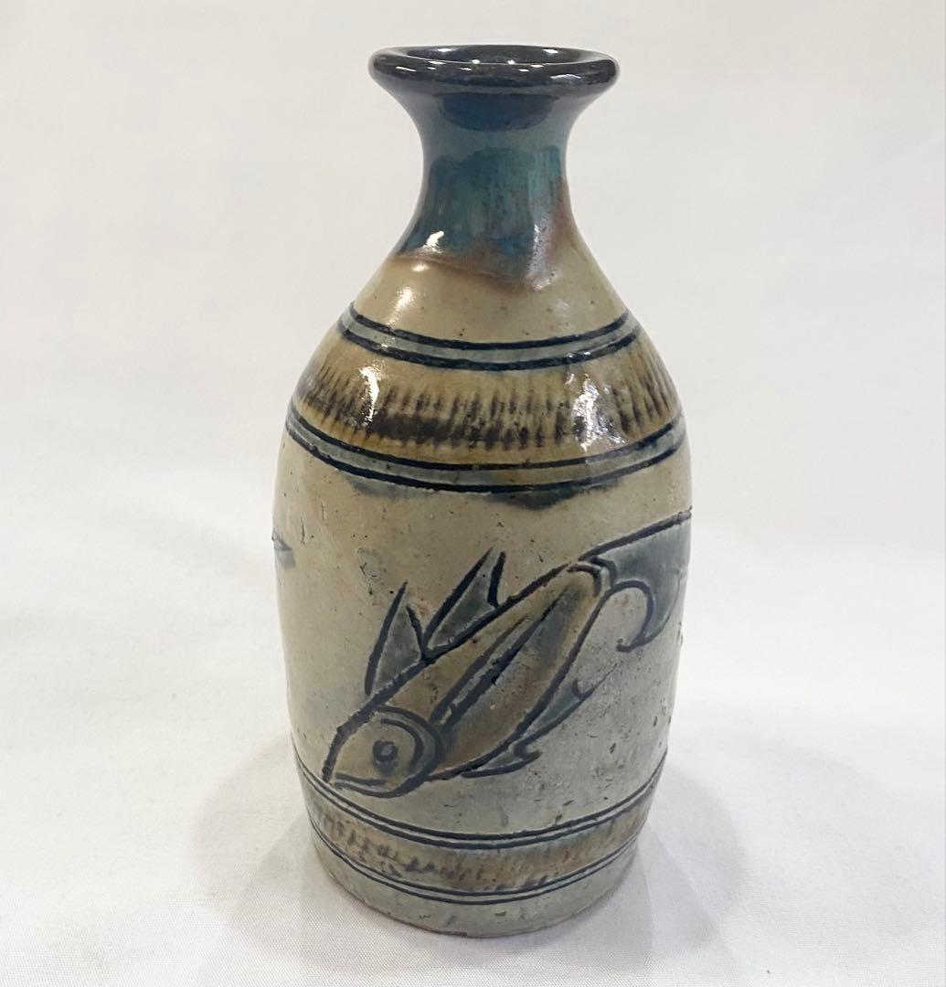 沖縄　壺屋　人間国宝　金城次郎　レトロな　“魚文徳利“