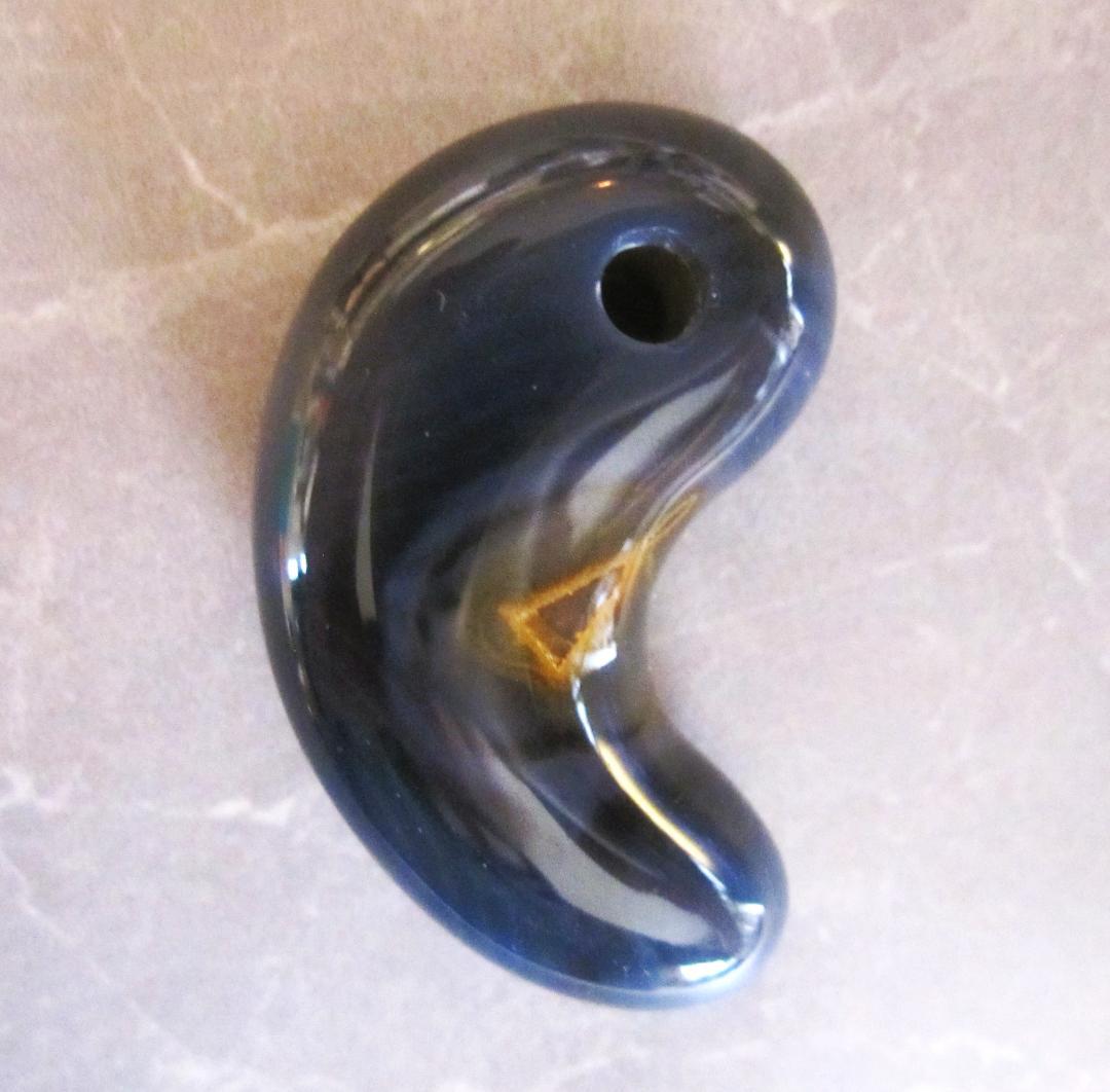 勾玉 (Timor Agate)