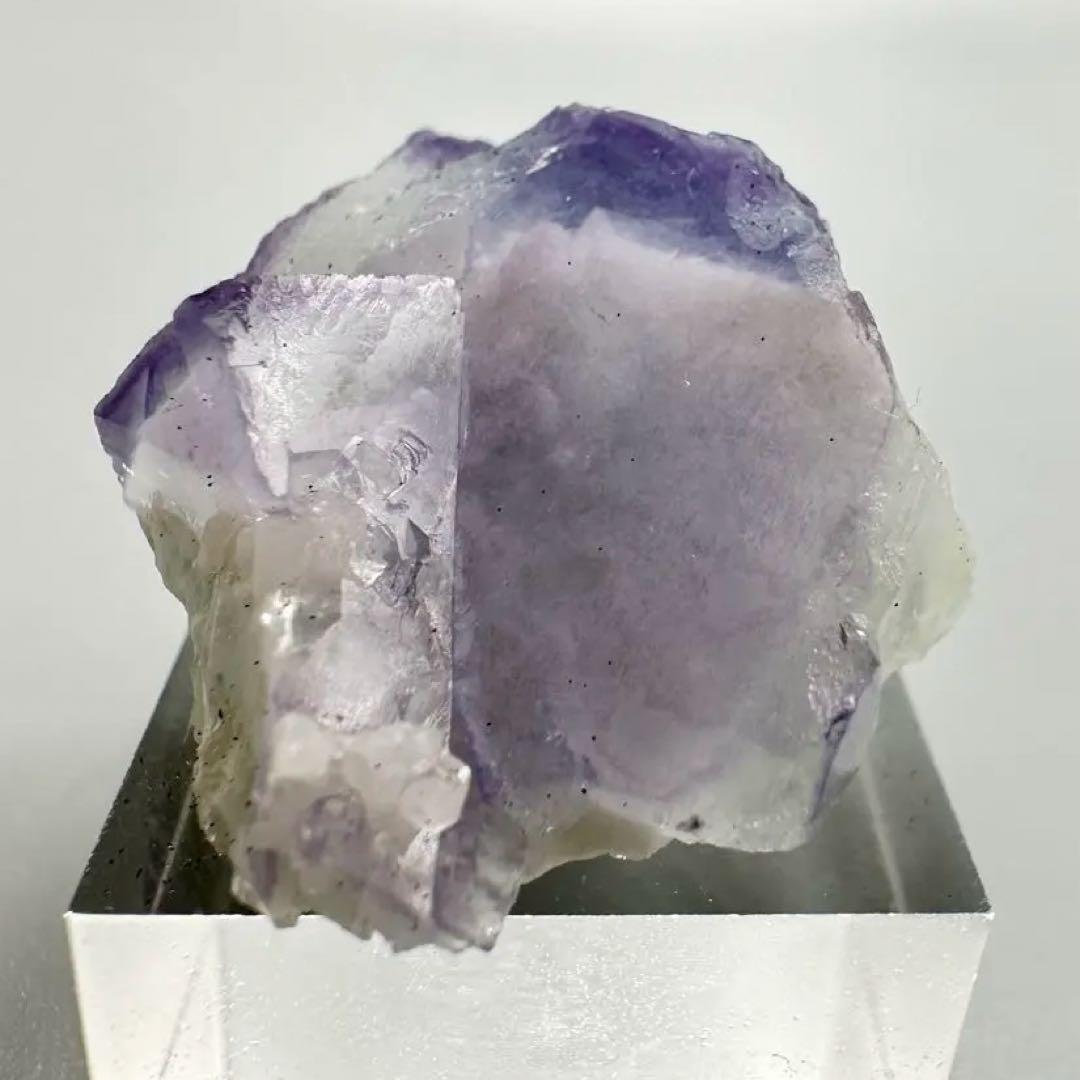 【フローライト】中国 ヤオガンシャン産 ポーセリン