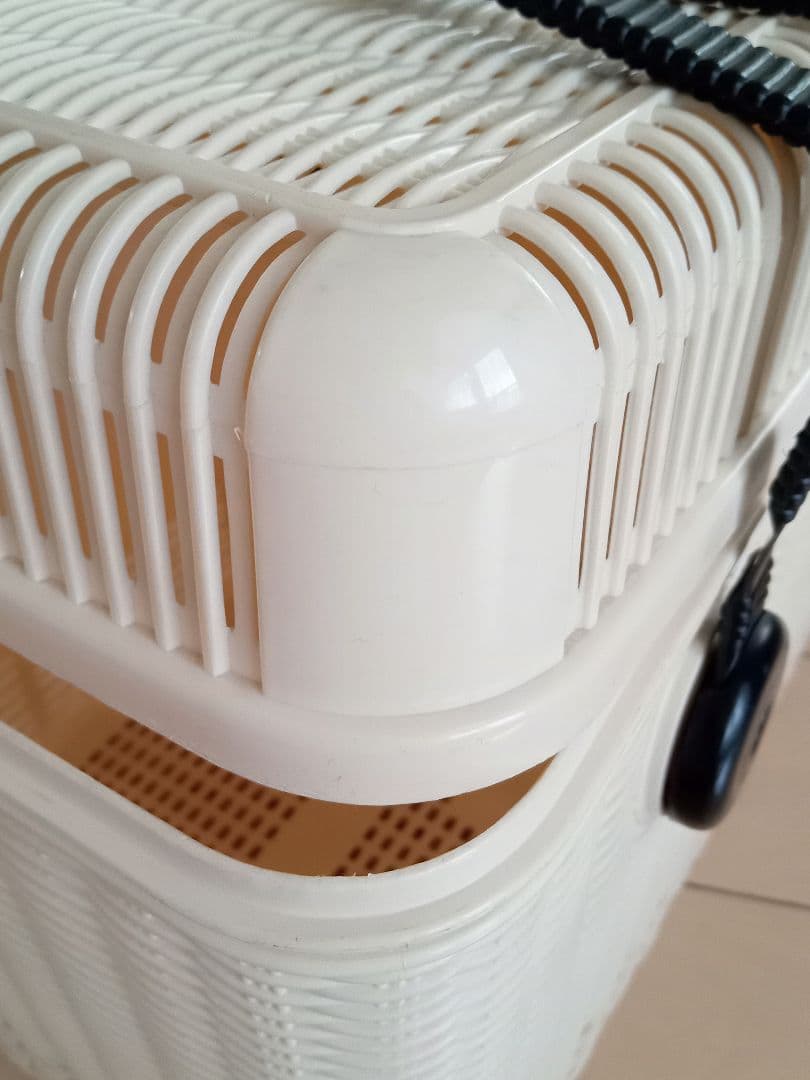 ピクニックバスケット　レトロ　プラスチック