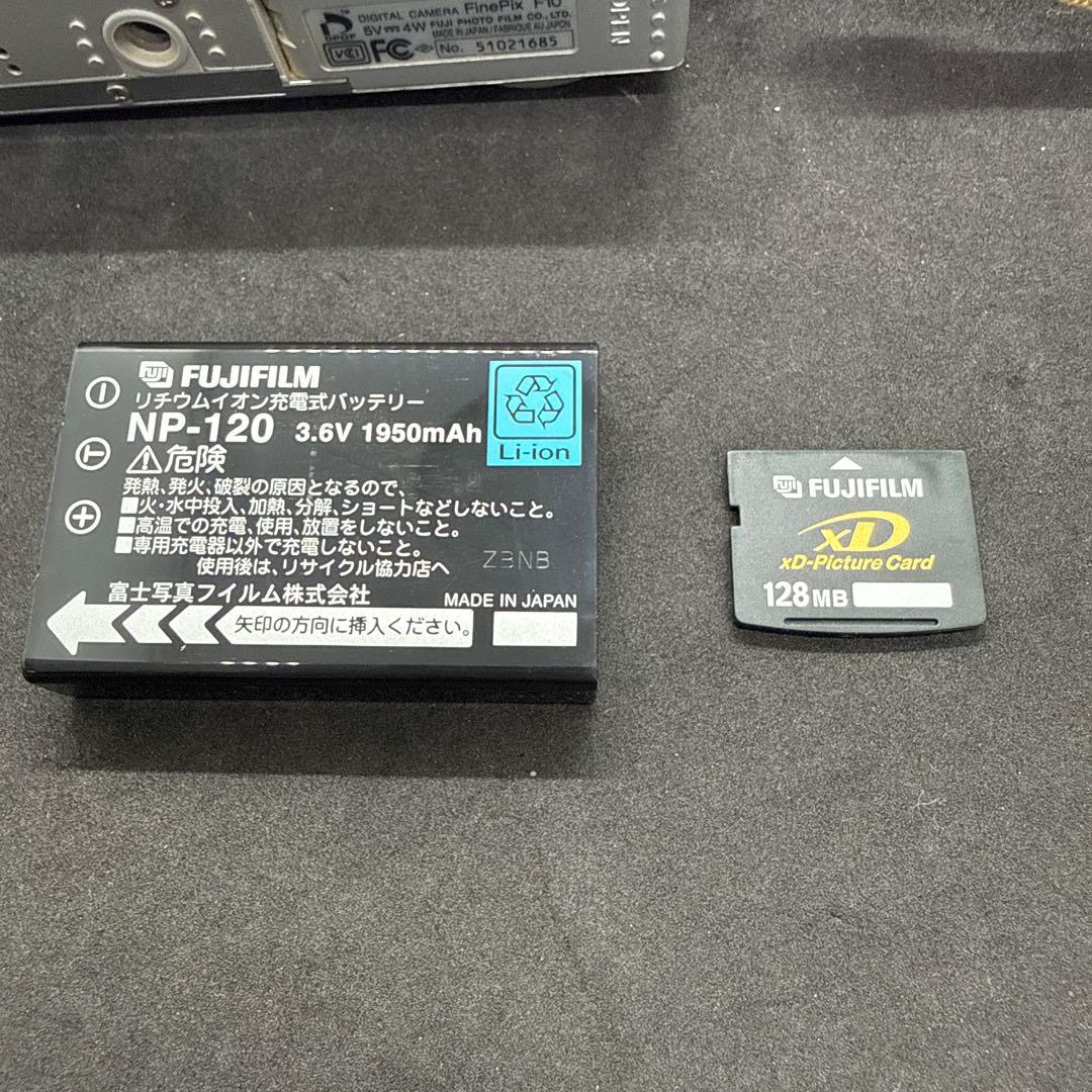 FUJIFILM FinePix F10 デジタルカメラ ジャンク品 箱・付属有