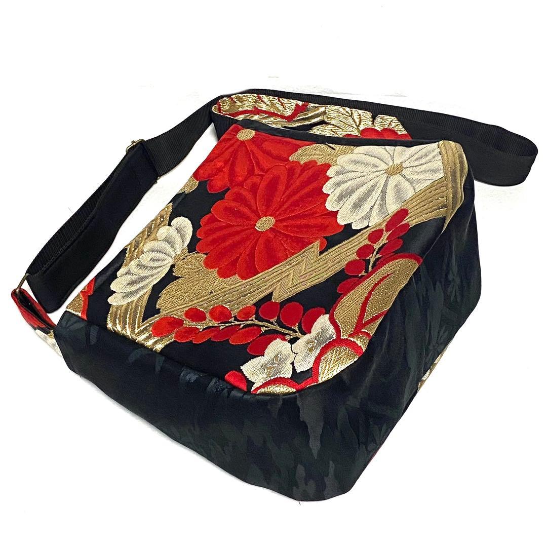 391 帯リメイク　桐と菊花のふっくらショルダーバッグ　匿名配送