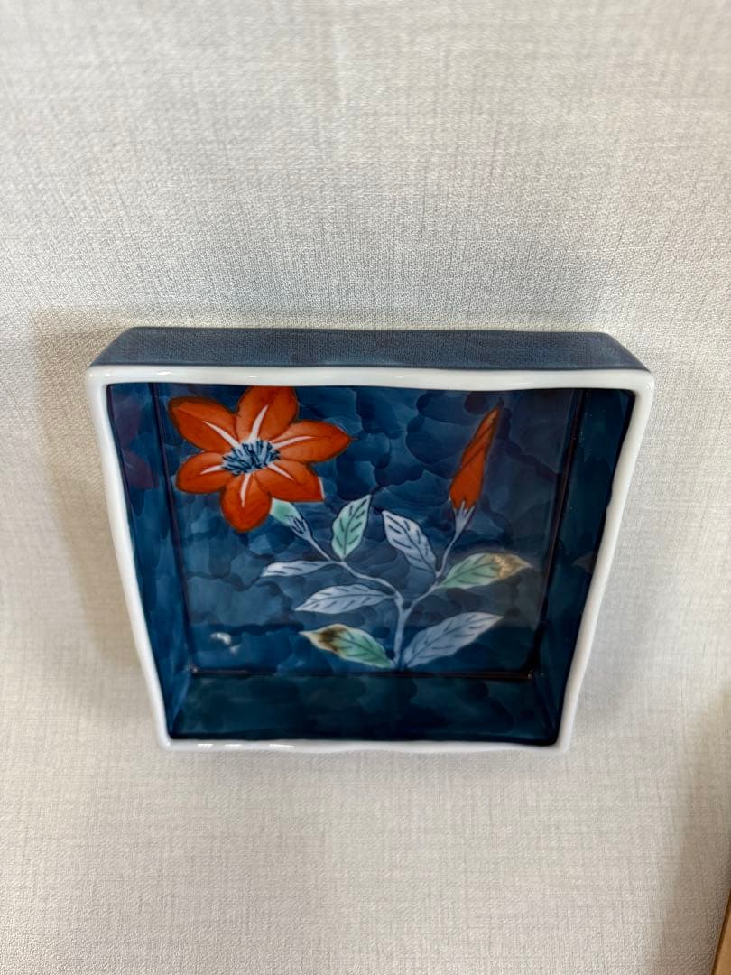 花柄の青い皿 大皿と銘々皿