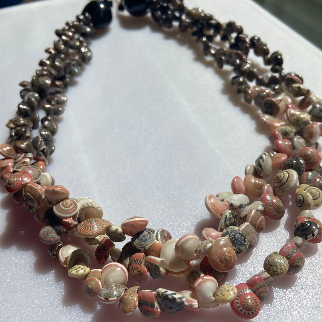 ボタンシェル　ネックレス　2色3連