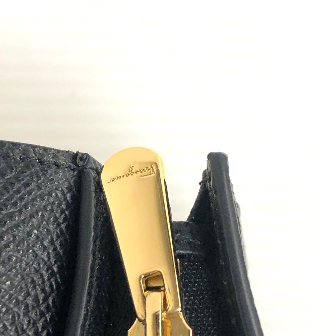 フェラガモ　ヴァラリボン　コンパクトウォレット　JL-22 D515