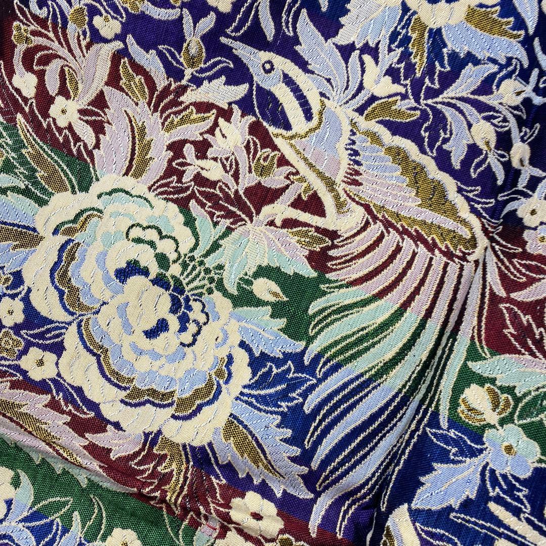 ベッドカバー　　刺繍　織物?