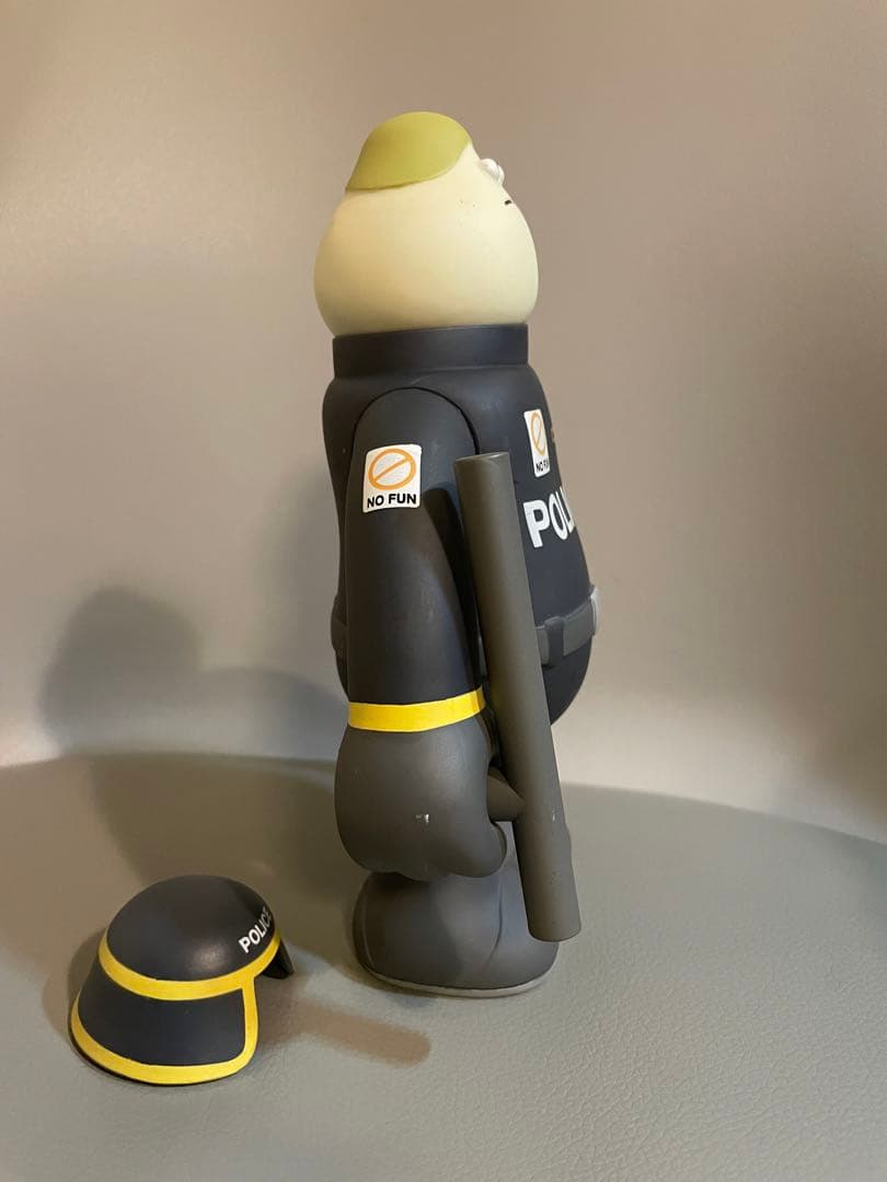 ジェームス・ジャービス ポリスマン フィギュア SILAS サイラス KAWS