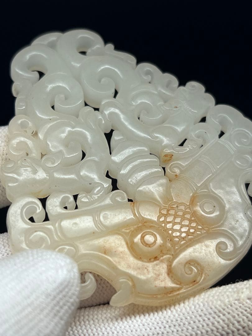 中国古美術品　古玉　唐物　本和田古玉　骨董品　縁起物　置物　透かし彫り　根付け