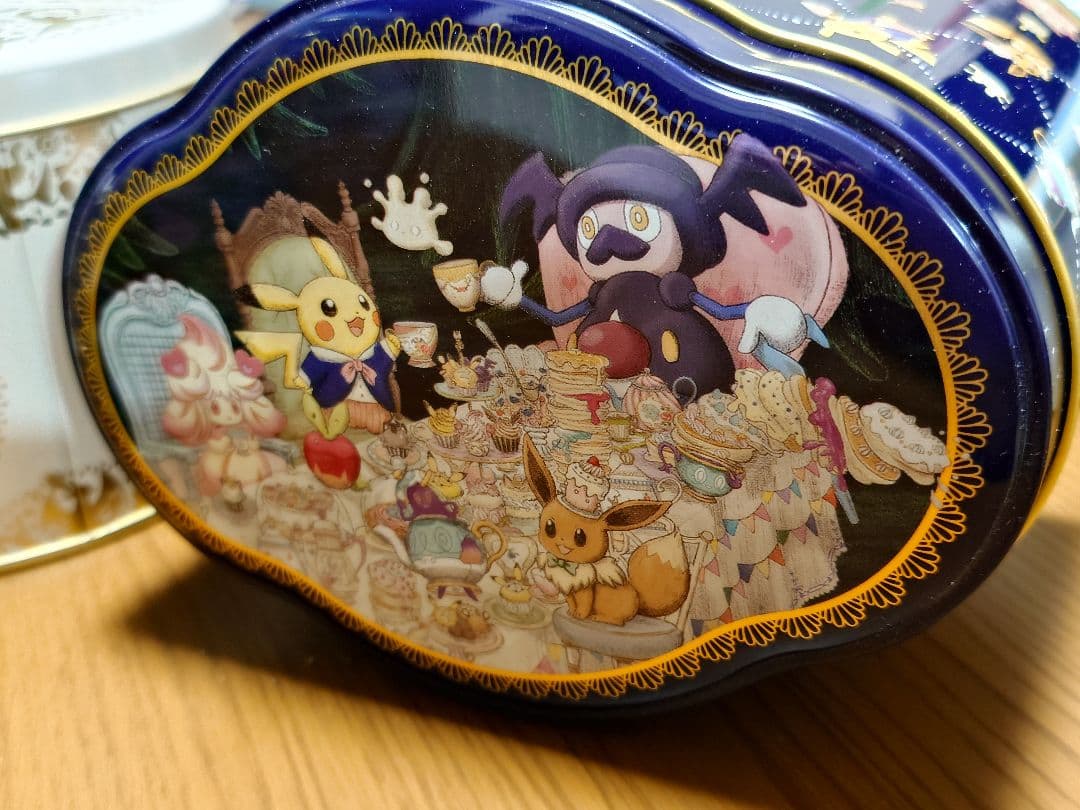 ポケモンセンター　お菓子の空き缶