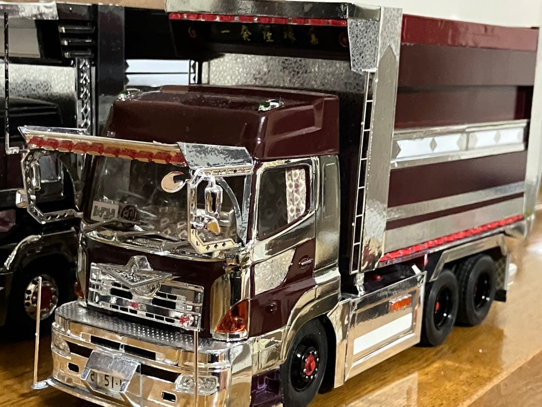 プロフィア、デカ箱ダンプ、デコトラ、完成品1／32