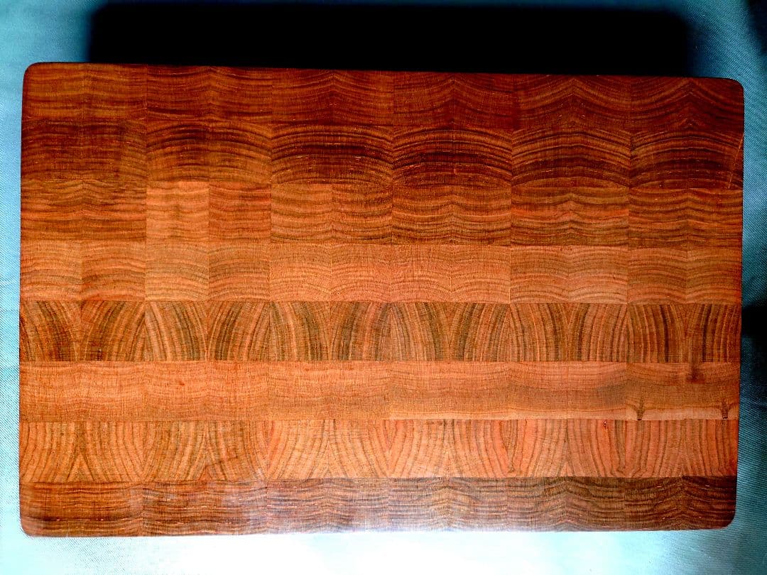 山桜エンドグレインカッティングボード