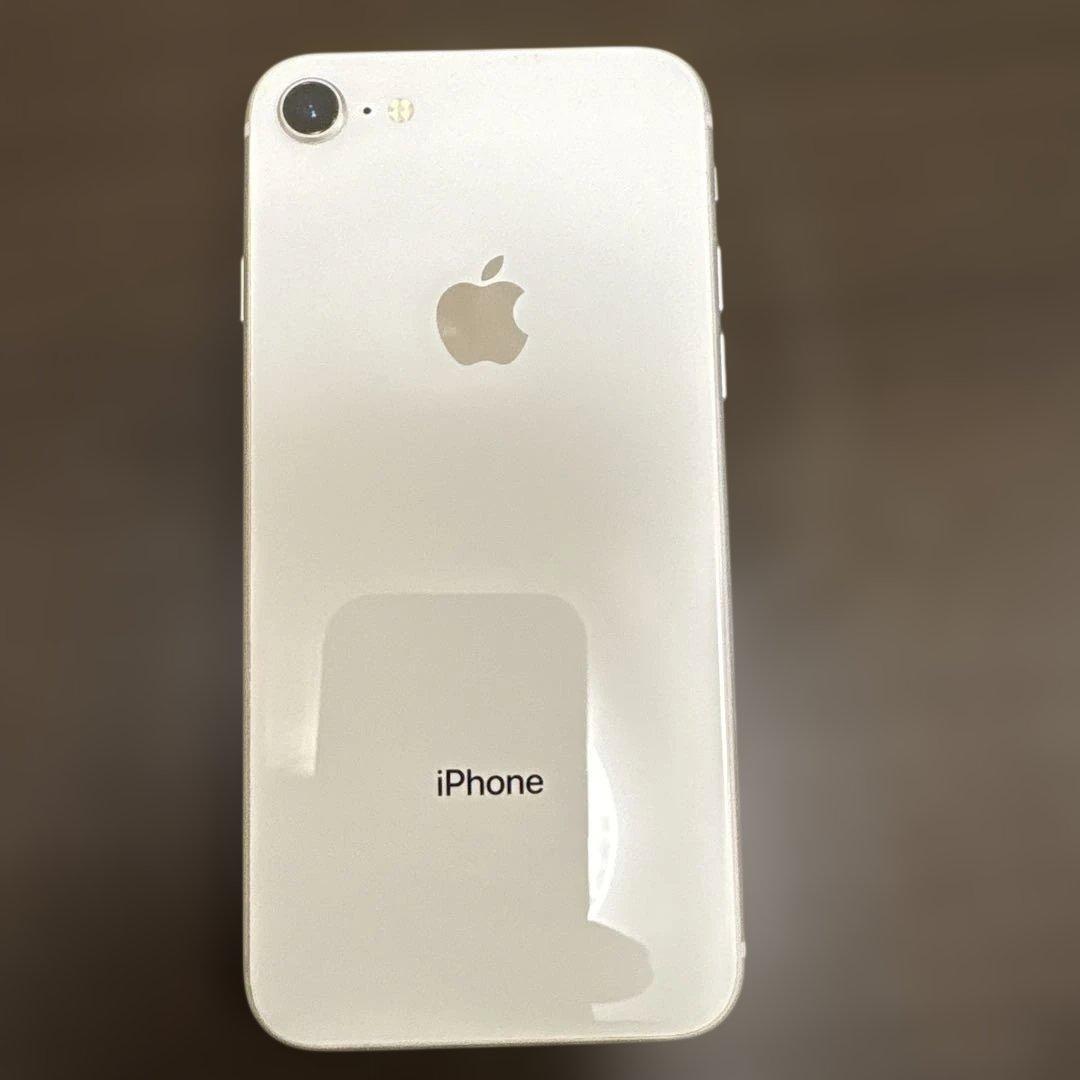 iPhone8 シルバー　64