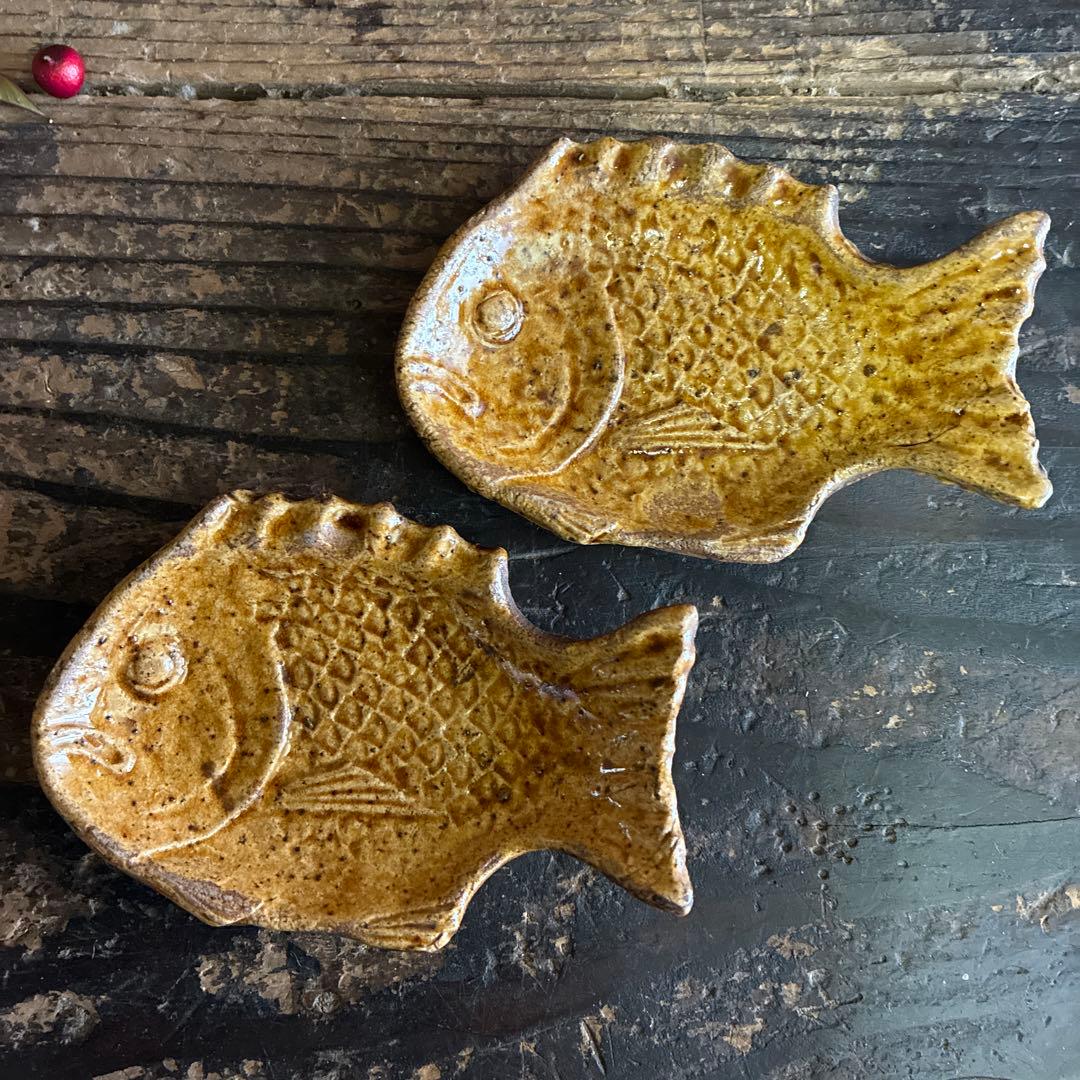 骨董　古相馬　相馬焼　古陶　飴釉薬　鉄釉　錆釉　裏布目　鯛型　豆皿　小皿　2客