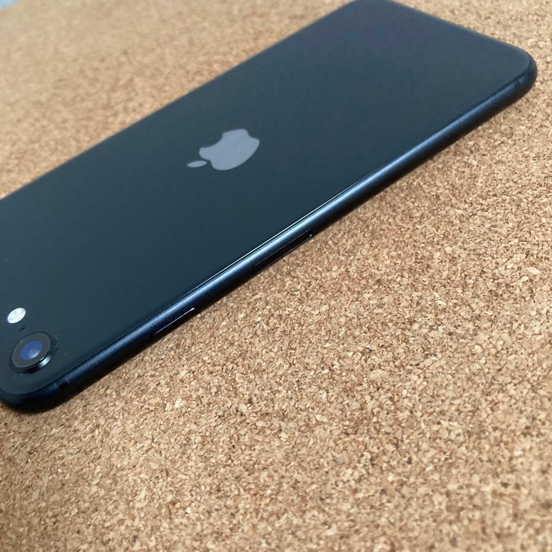 4151 電池新品☆比較的美品☆iPhoneSE2 64GB SIMフリー☆