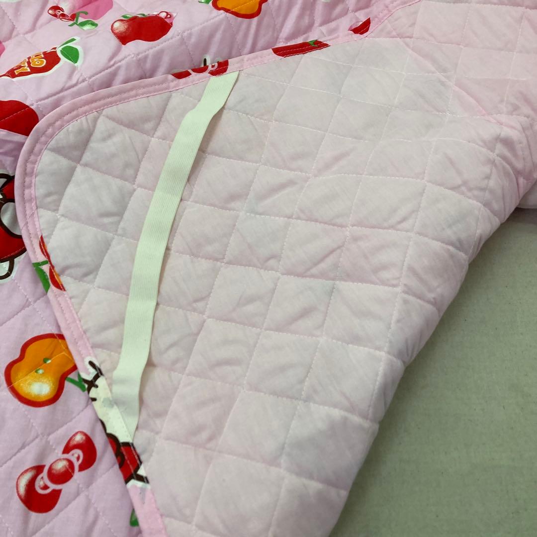 【2006年製】サンリオ　ハローキティ　敷きパッド　シーツ　リンゴ　アップル