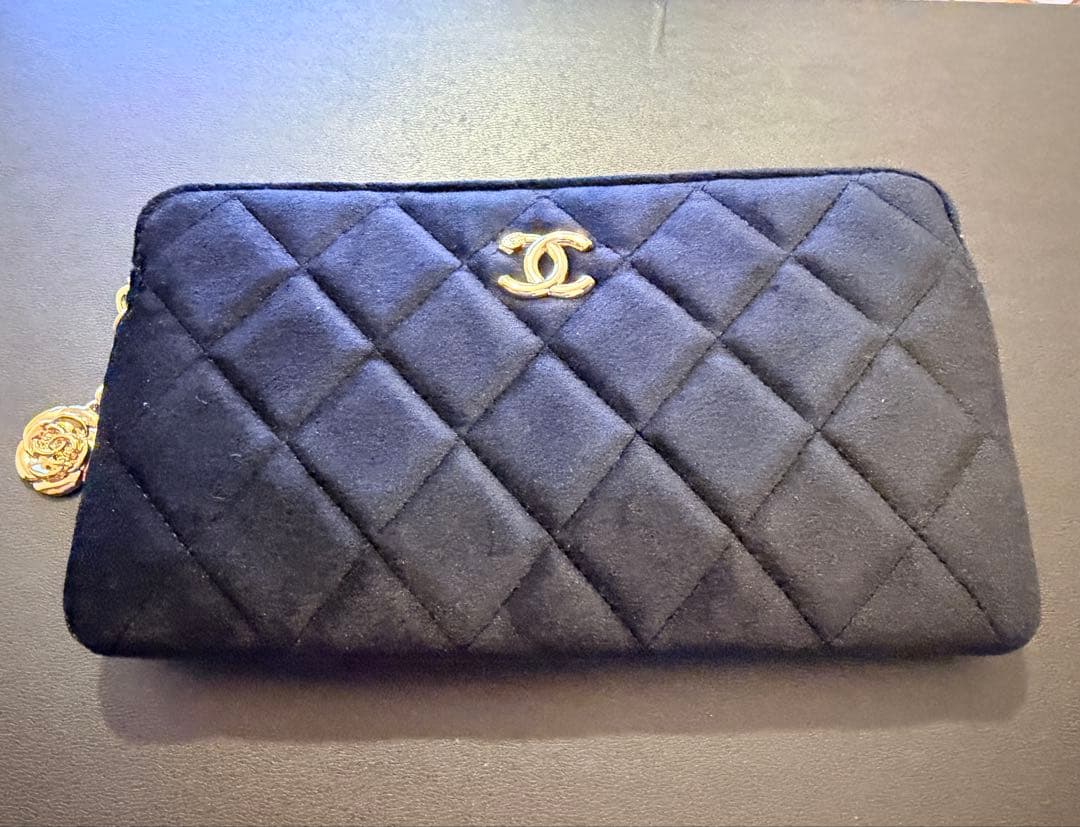 シャネル ノベルティ ポーチ ブラック キルティング ゴールドロゴ コスメポーチ