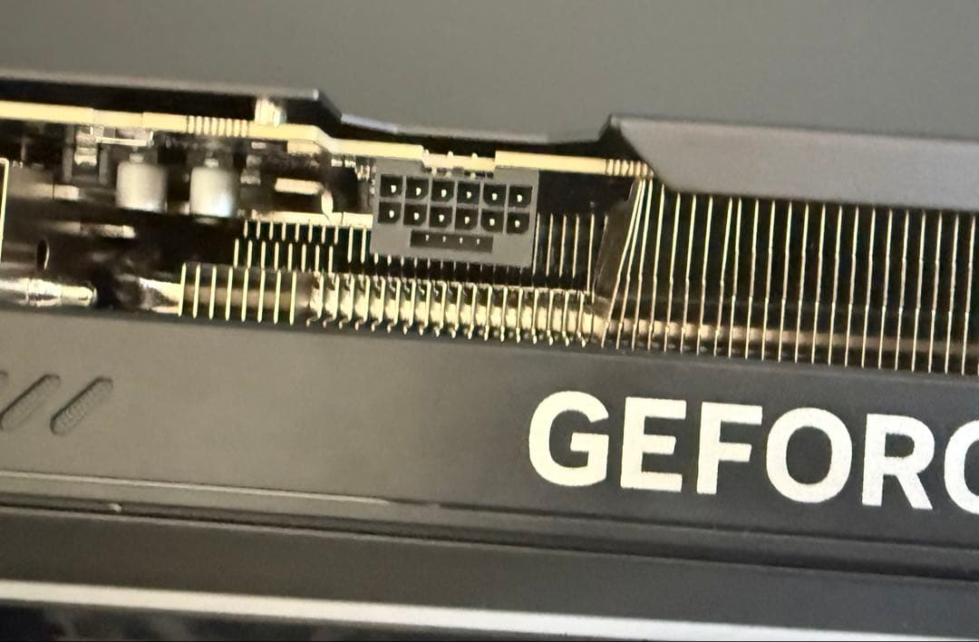 グラフィックボード・グラボ・ビデオカード RTX 5080 GIGABYTE WINDFORCE OC SFF 16G