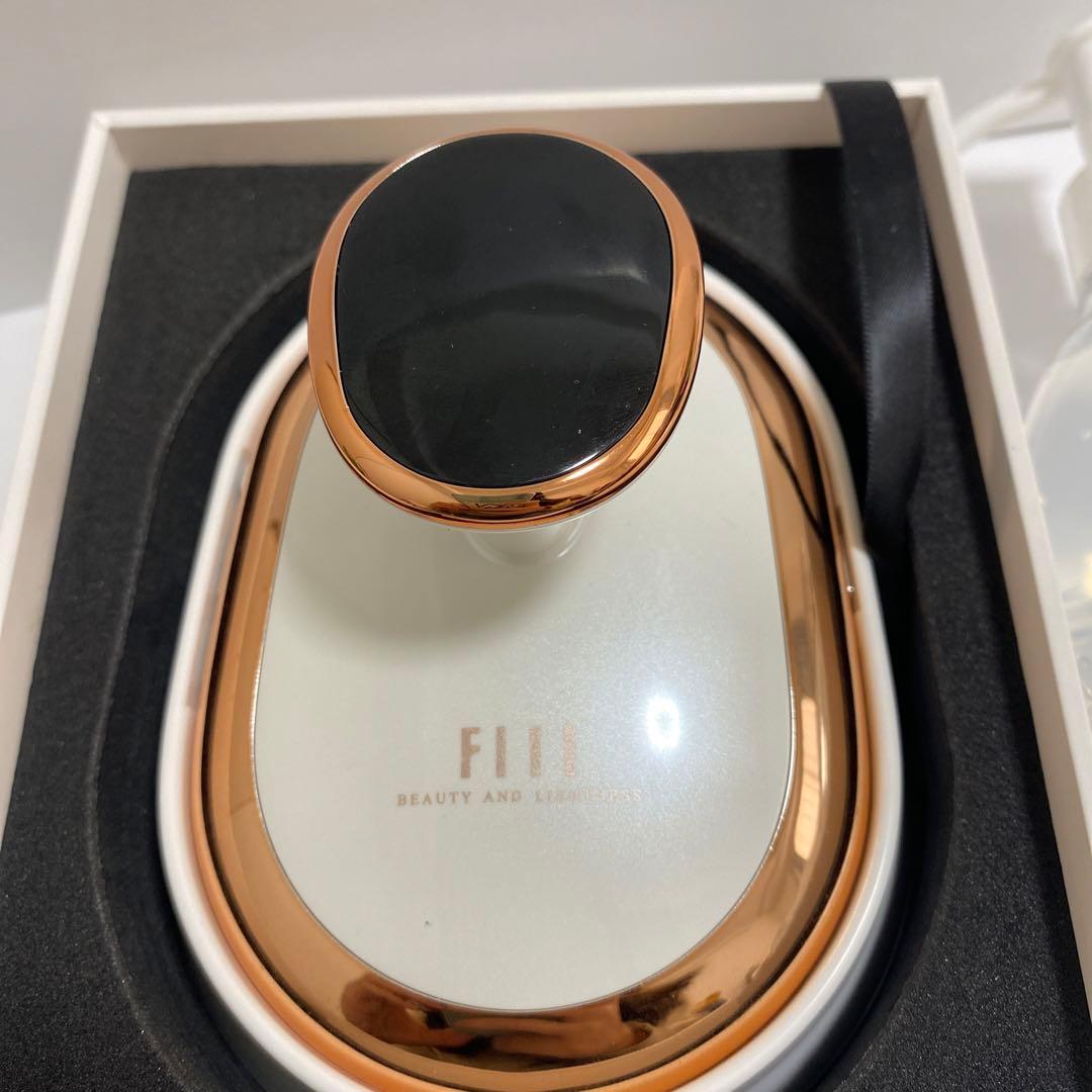 FIILキャビテーション ボディ美容器 1台多役 LED機能搭載 多種類モード