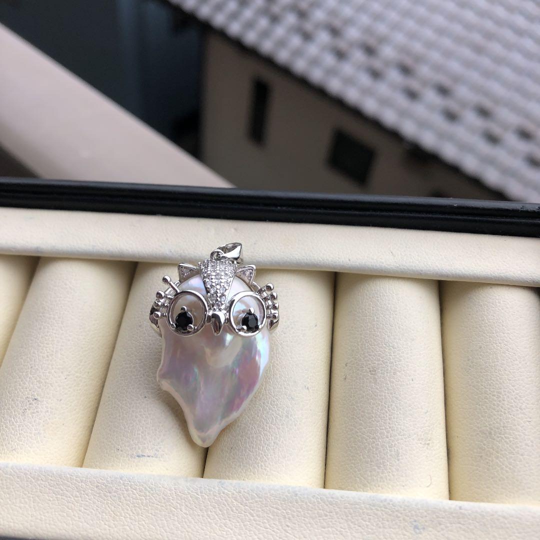 白系虹色　本真珠淡水バロックパール　フクロウ　ネックレス　ペンダントトップ