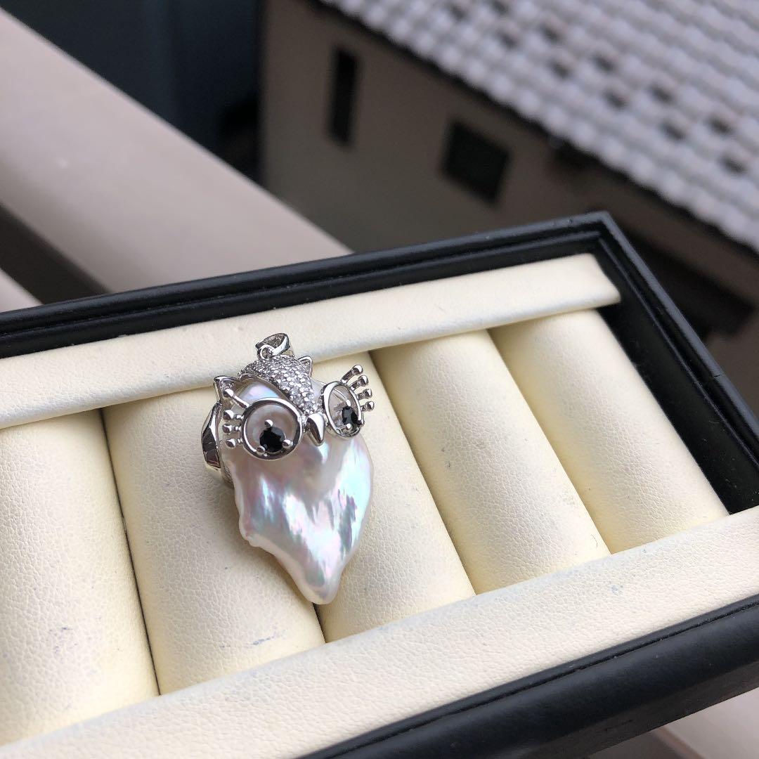 白系虹色　本真珠淡水バロックパール　フクロウ　ネックレス　ペンダントトップ