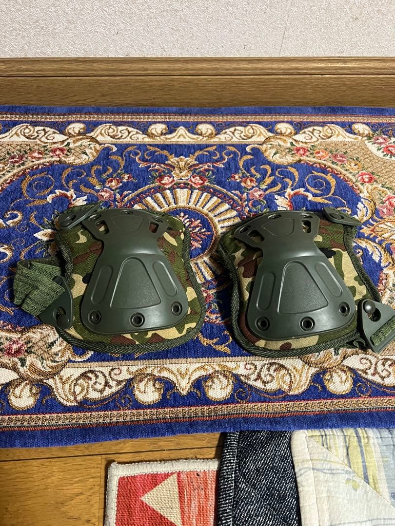 迷彩服…迷彩サポーター…迷彩グッズまとめ売り