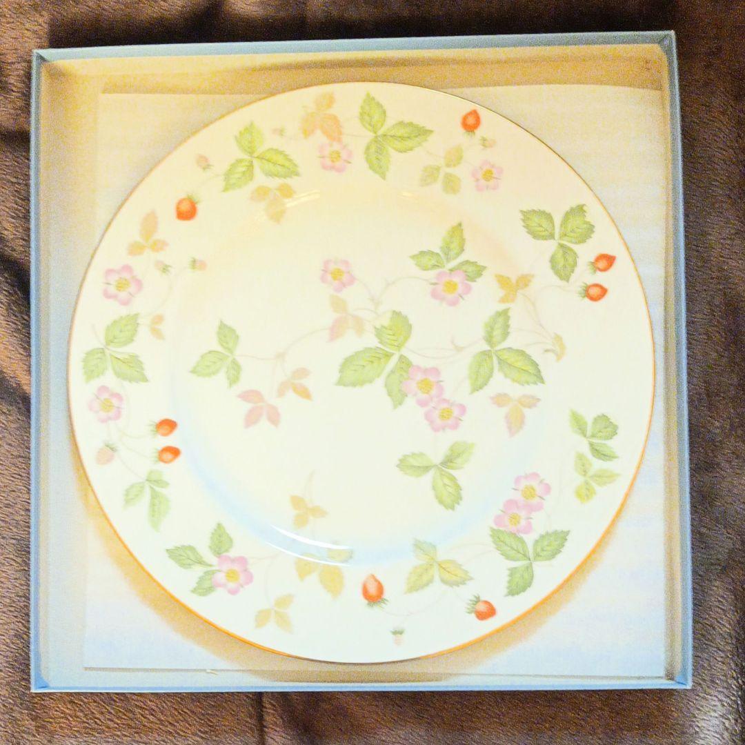 ウェッジウッド　ボーンチャイナ　ワイルドストロベリー