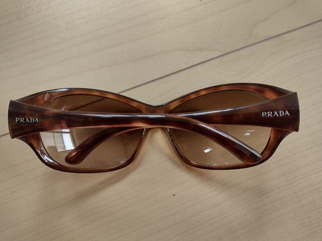 Prada プラダ　サングラス　25GS-4BW651