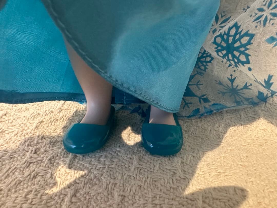 レア！！エルサ　人形　イッツアスモールワールド　プリンセスドール　アナ雪