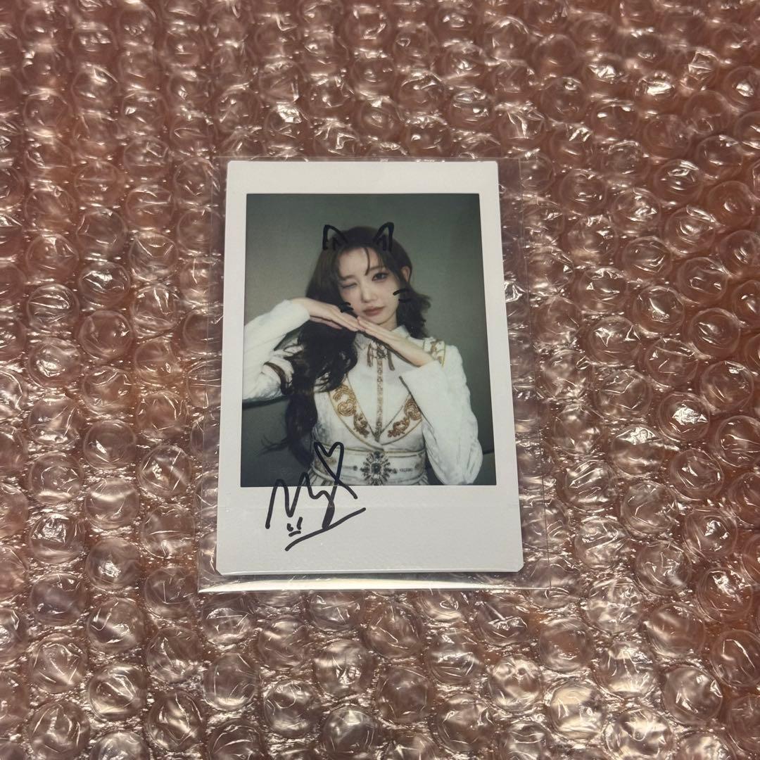 QWER VVIP 抽選 特典 サイン チェキ マゼンタ