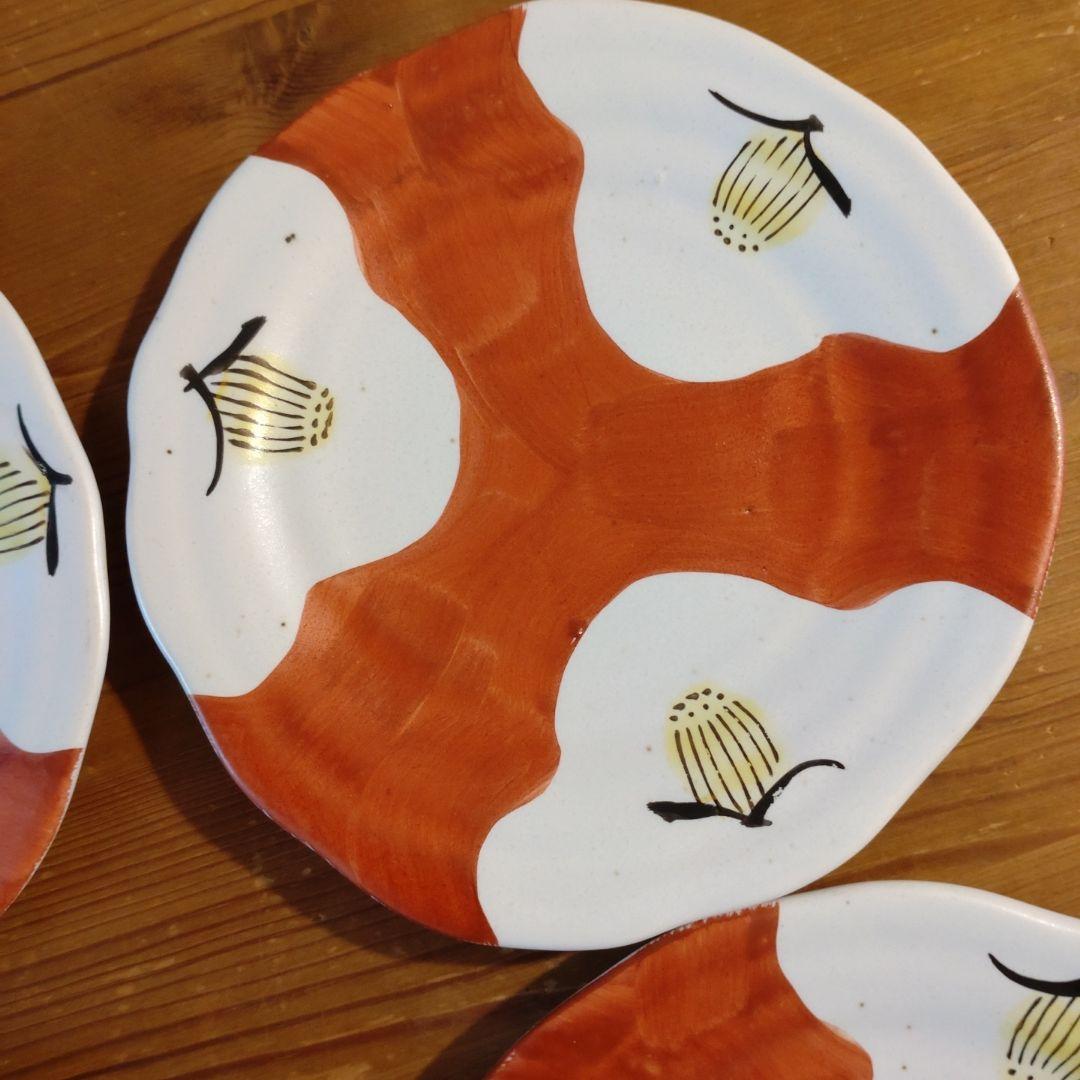 数日出品セット売り！大皿と同じ種類ではないようですが、売り場に一緒にありました。