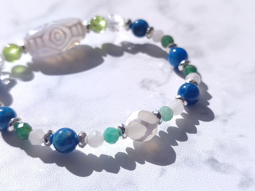 ◇龍眼天珠と亀甲天珠・エメラルド・ペリドット・アフガナイトのパワーストーンブレス