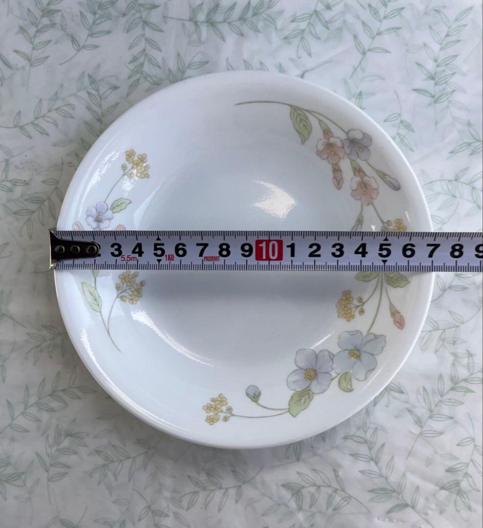 コレール　花柄の陶磁器皿 　深皿4枚　浅皿4枚　計8枚セット