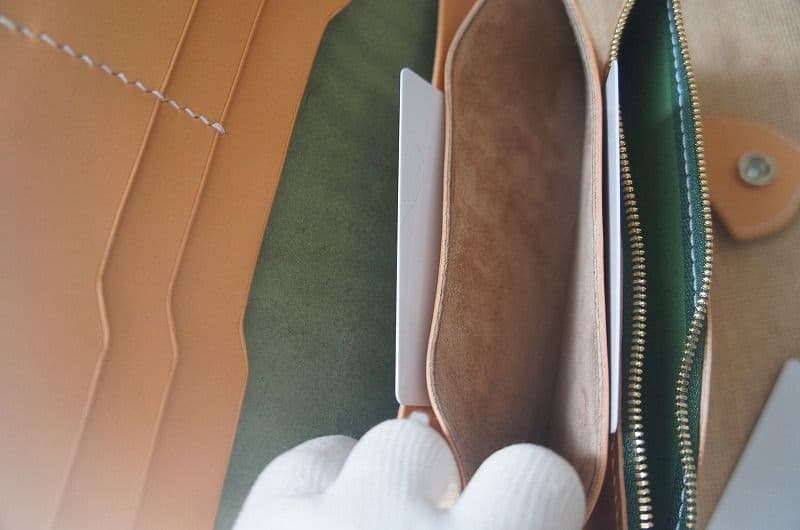 セール　送料無料　ルガトショルダーのバイカーズウォレット【パロットグリーン】